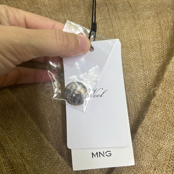 Mango - NWT Ribbed Tan Button Down Long Sleeve Cardigan Sweater Size Small - Picture 10 of 12